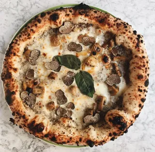 pizza al tartufo