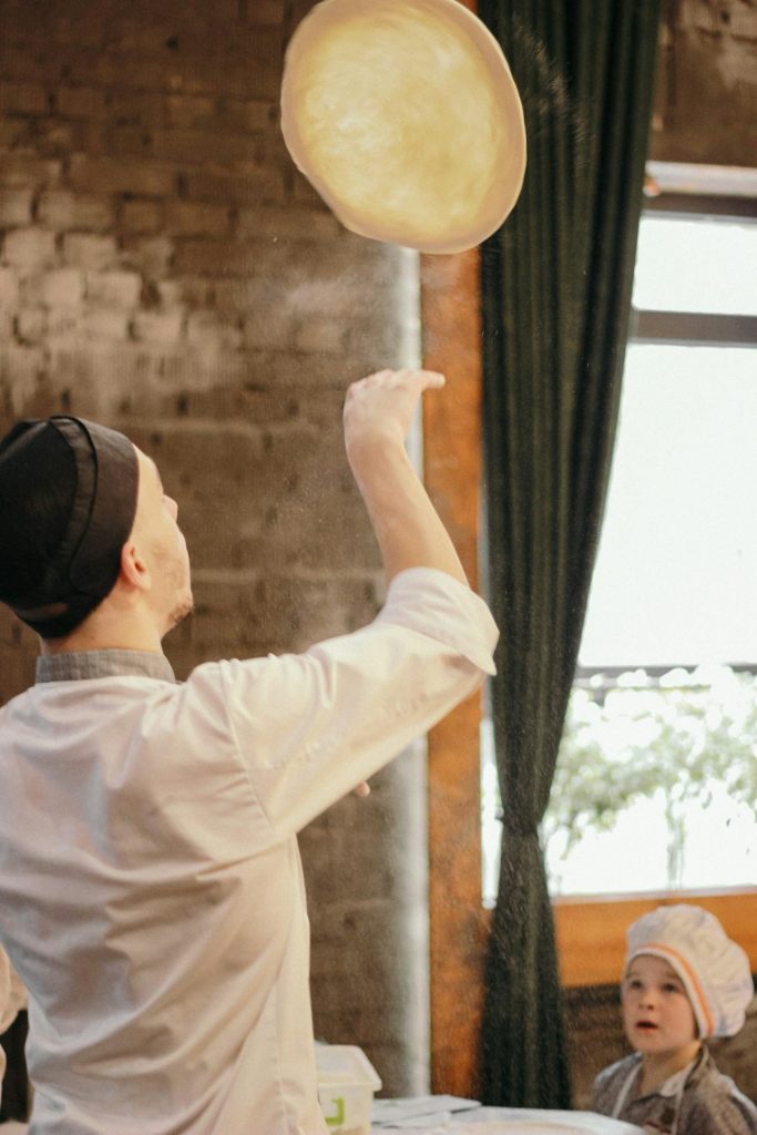 Comment Faire Tourner la Pâte à Pizza Comme un Professionnel !
