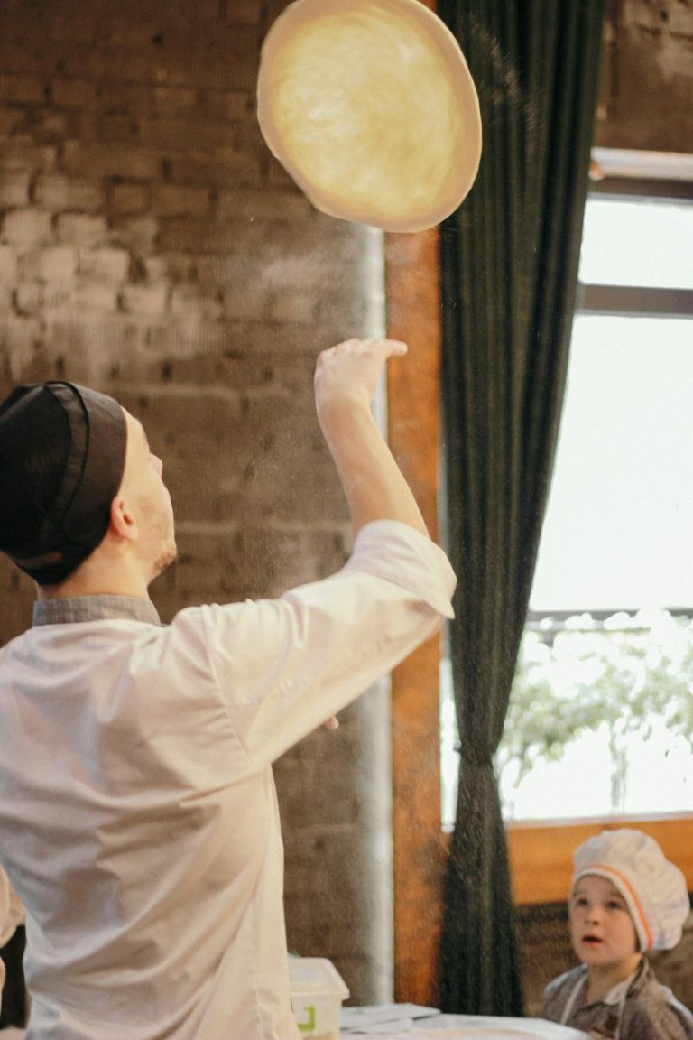 Comment Faire Tourner la Pâte à Pizza Comme un Professionnel !